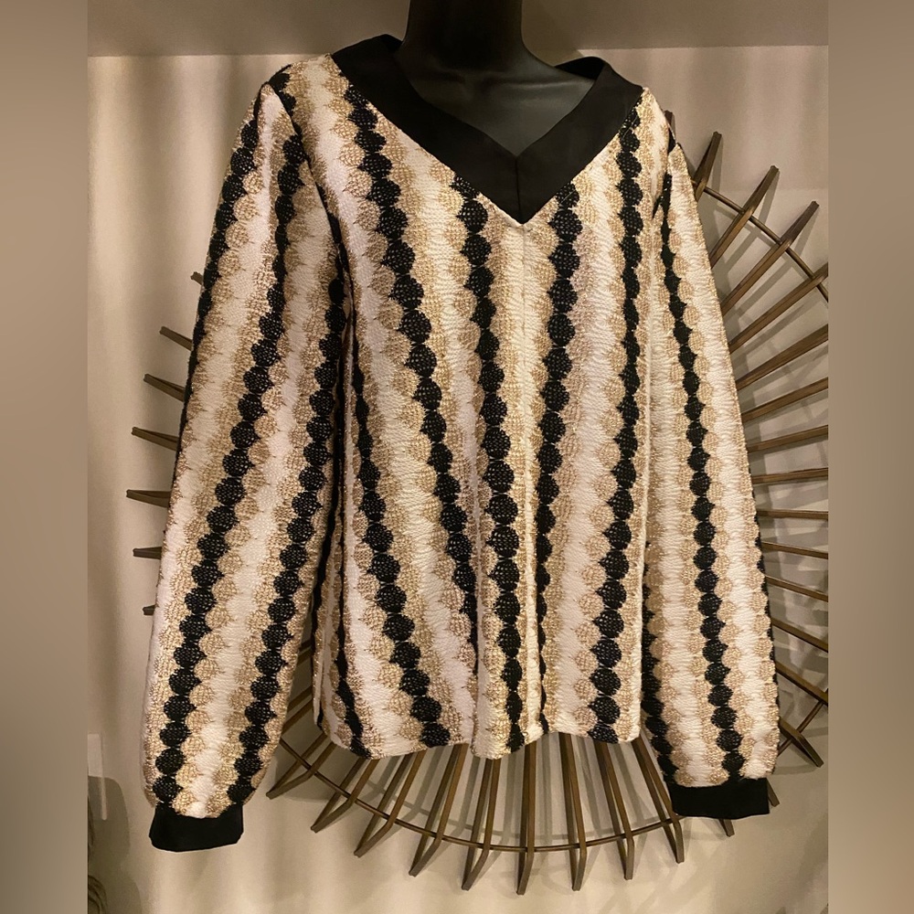 Paris France ladies woven knit top